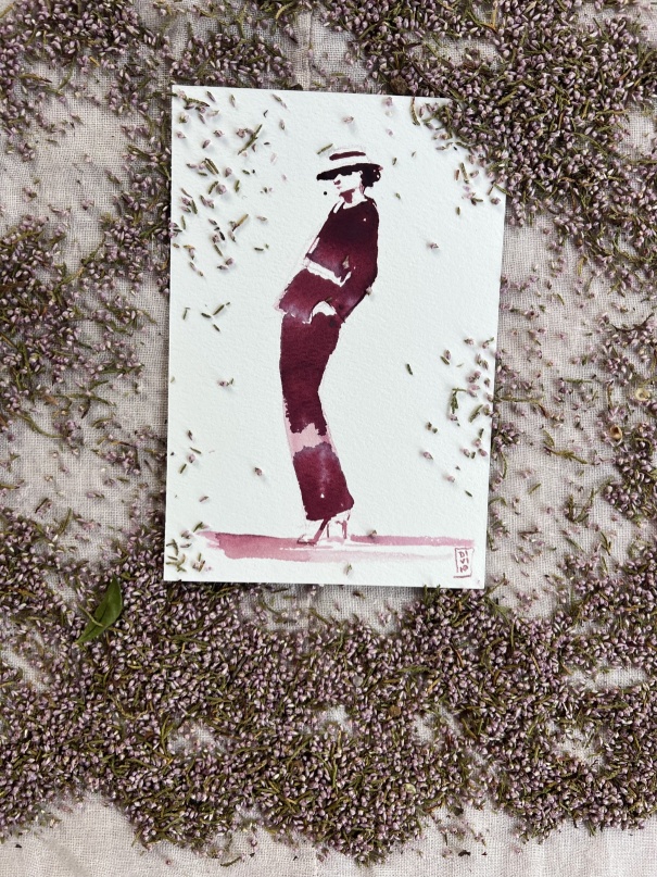 Femme moderne au chapeau — aquarelle au vin rouge — Art DiVino, La Londe-les-Maures